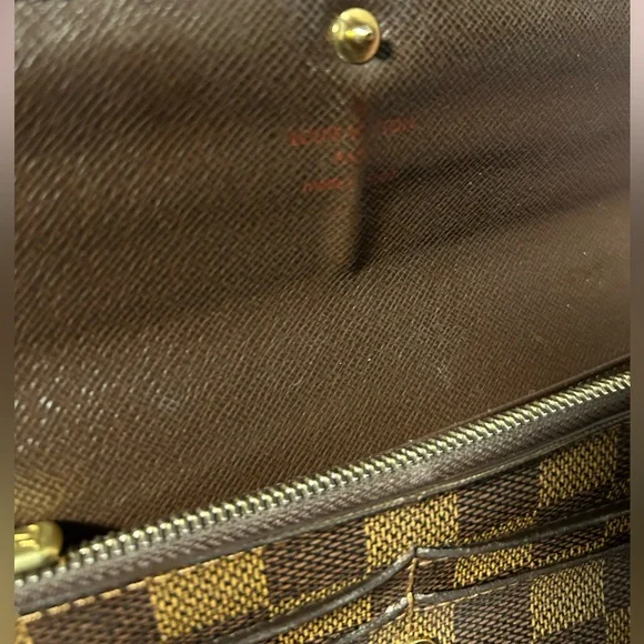 (SOLD) LV Damier Ebene Large Wallet LOUIS VUITTON - Picture 4 of 8